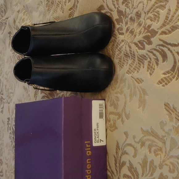 Madden Girl boots - Picture 2 of 4